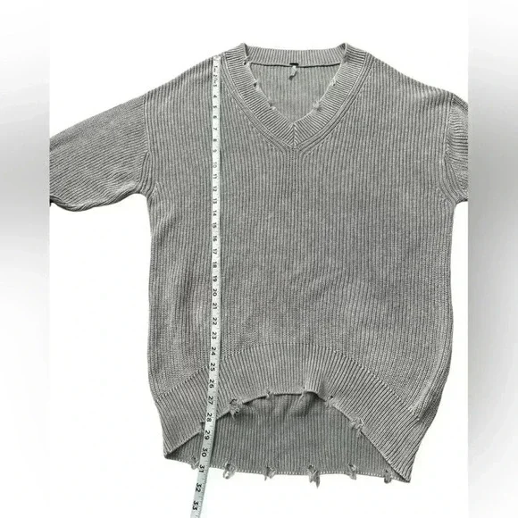 Young Fabulous & Broke Run Away Sweater Size S/M 100% cotton - Picture 6 of 10